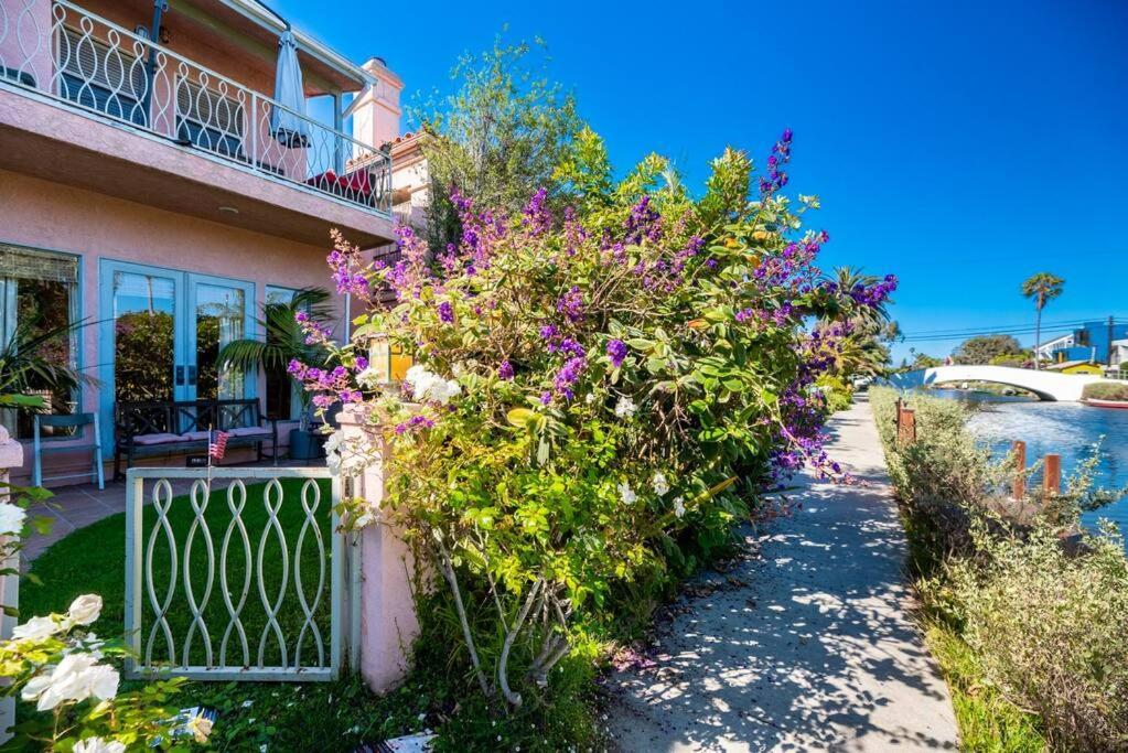 House On The Canal In Venice Лос-Анджелес Экстерьер фото